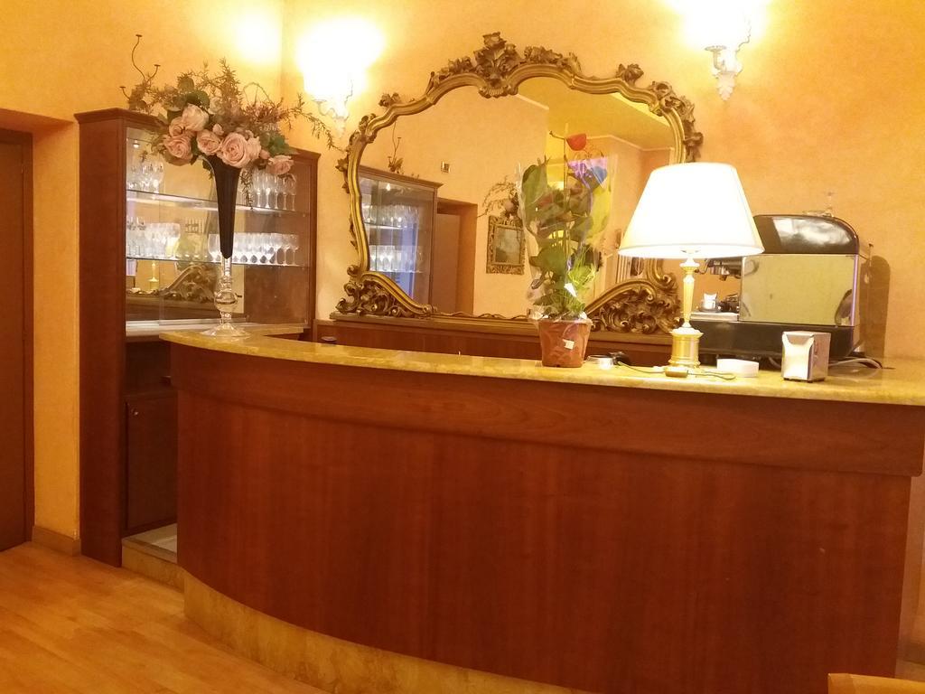 Hotel Boston Милан Экстерьер фото