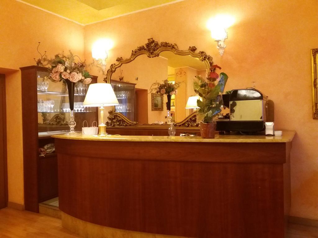 Hotel Boston Милан Экстерьер фото