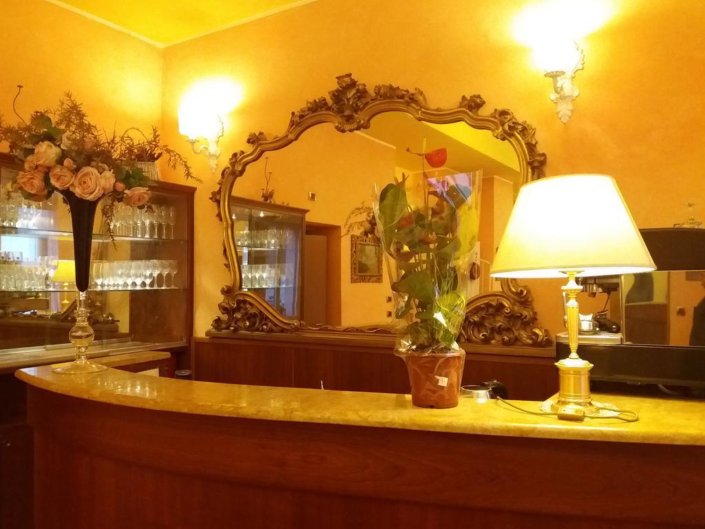 Hotel Boston Милан Экстерьер фото